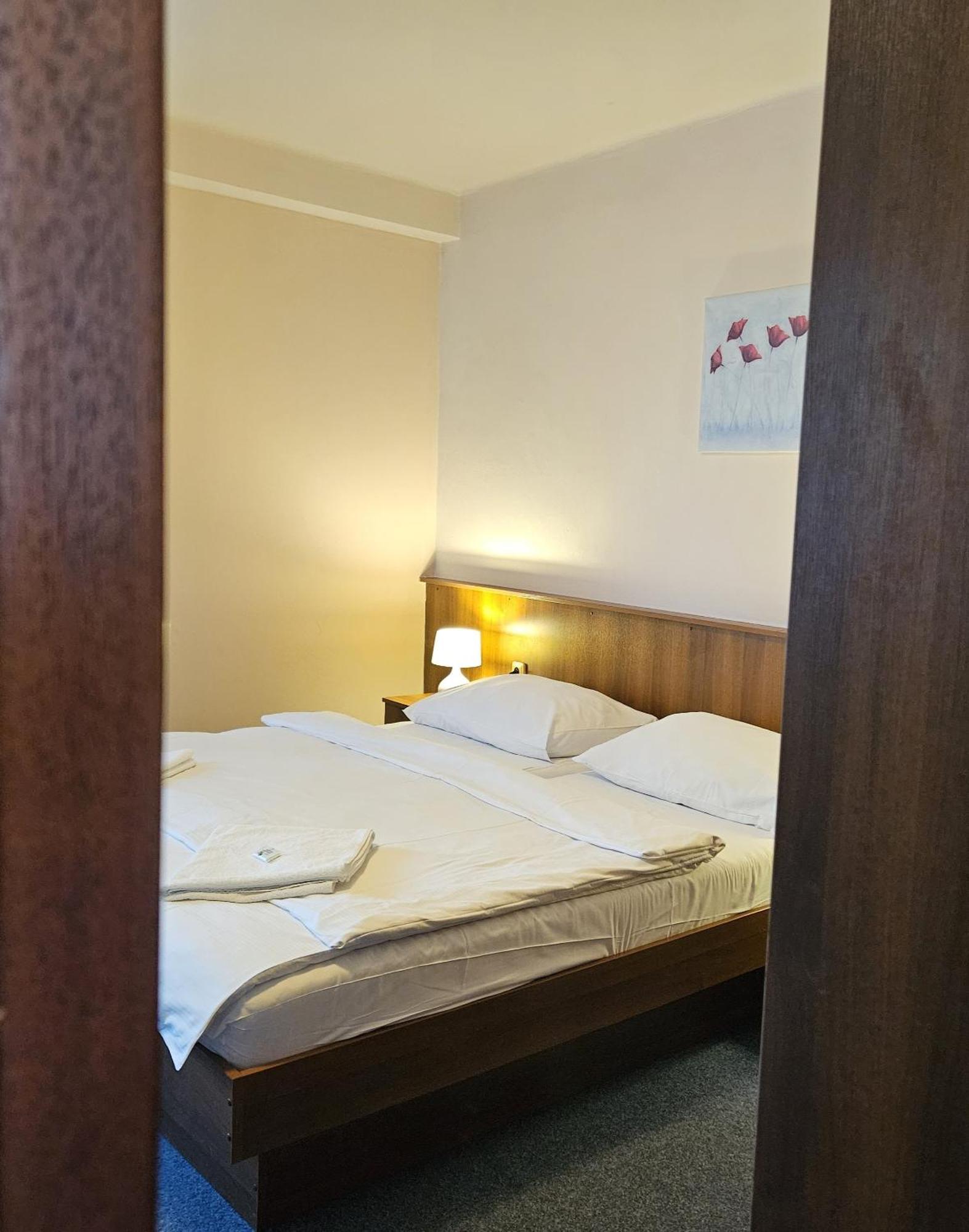 Hotel Trim Pardubice Exterior photo