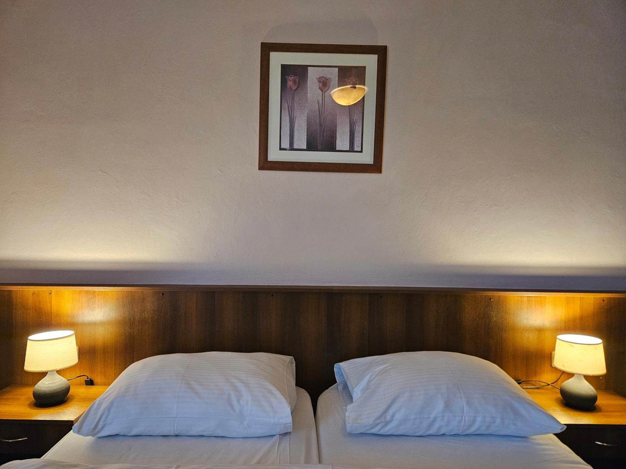 Hotel Trim Pardubice Exterior photo